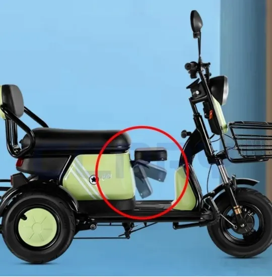 China Hot Sale Express Cargo 3 Wheel Enclosed Motorcycle Tricycle and Delivery Motorcycles with Box 